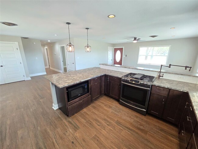 Photo - 1261 N Patterson Ave