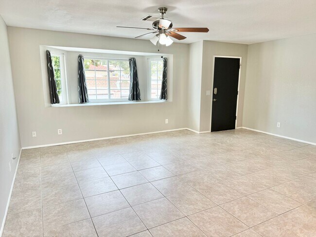 Photo - Comfortable and Spacious 3 bed 2 bath home!