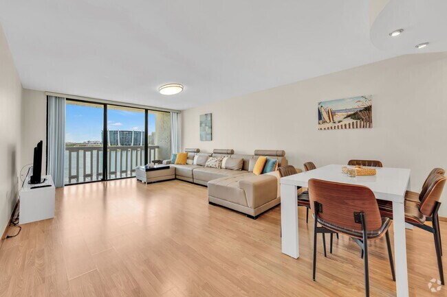 Building Photo - 17900 N Bay Rd Unit 603 Rental