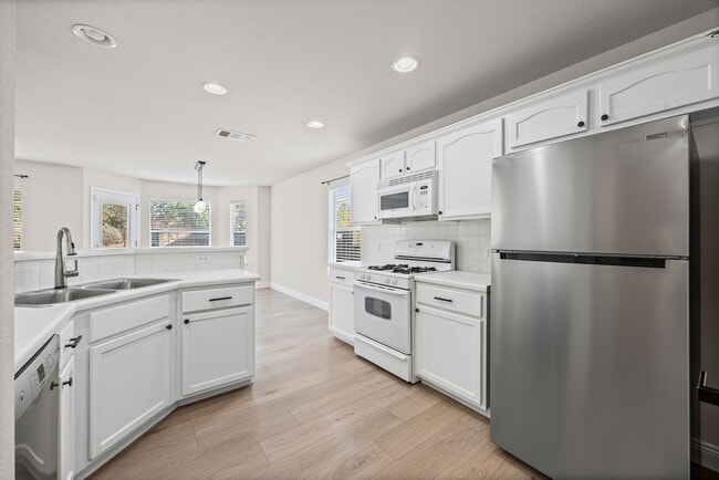 Photo - Great House in a Great Location