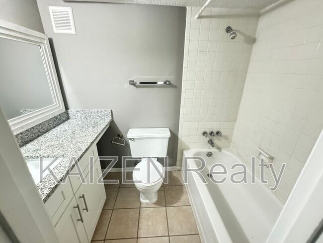 Photo - 6747 Quail Hollow Ct Unit Apt #2
