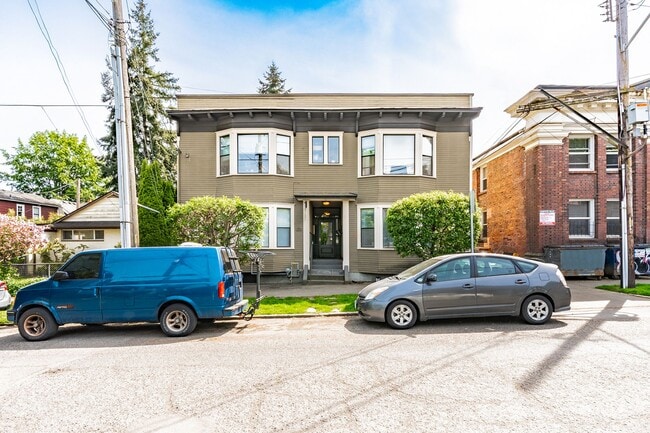 Photo - Jenott Apartments