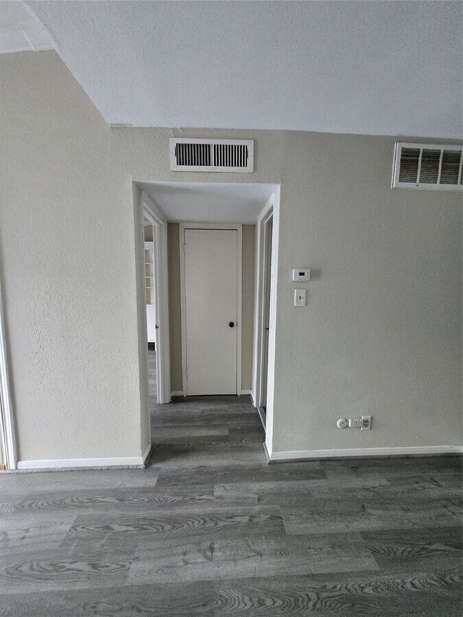 Photo - 9550 Deering Dr Unit 408