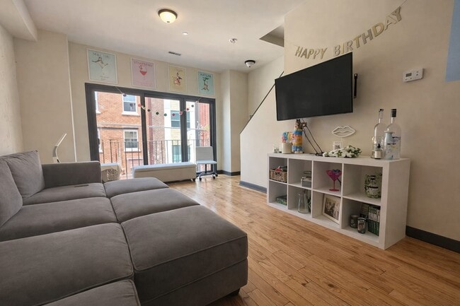 Photo - 1829 N Bouvier St Unidad B