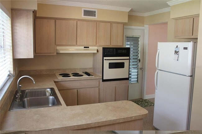 Photo - 2025 Pine Ridge Dr