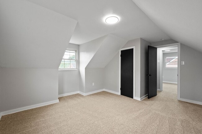 Photo - MOVE IN SPECIAL! SCORE HALF OFF 1ST MONTH'...