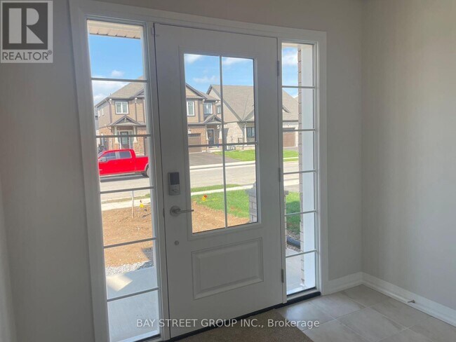 Photo - 9348 White Oak Ave