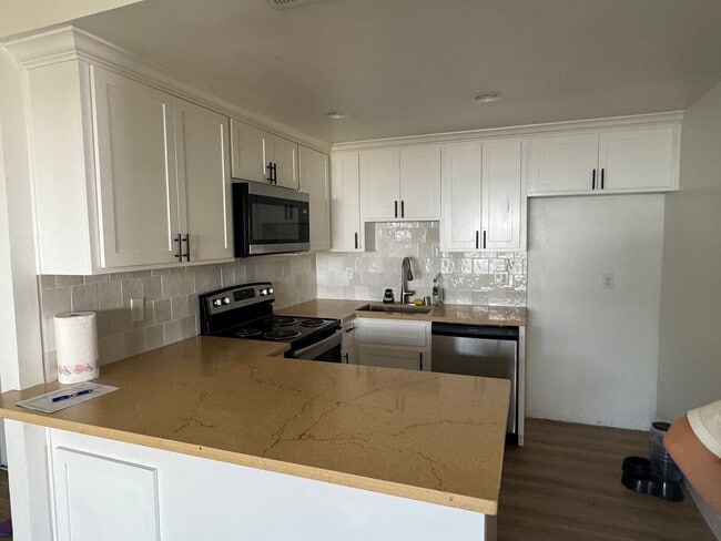 Photo - 5810-5812 Hazel Avenue Unidad 5812