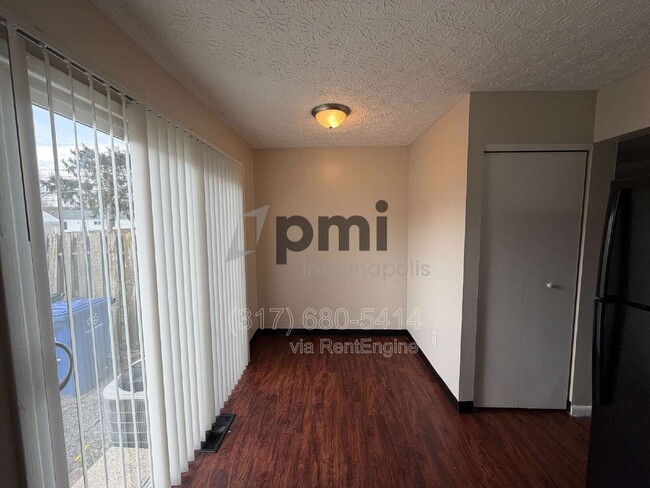 Photo - 2100 Shawbury Ct W