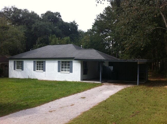 Building Photo - 3BD/1B Home Close to VSU!!