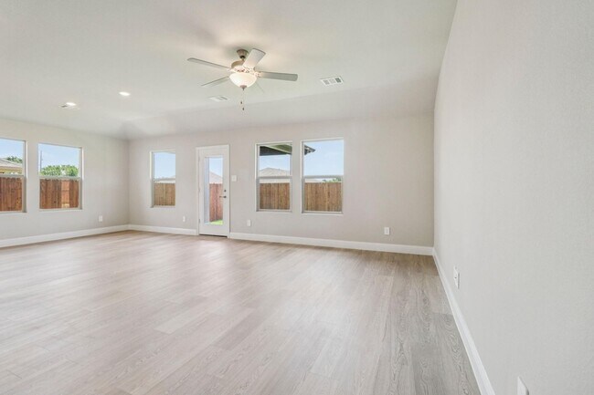 Photo - 2114 Dunbar Dr