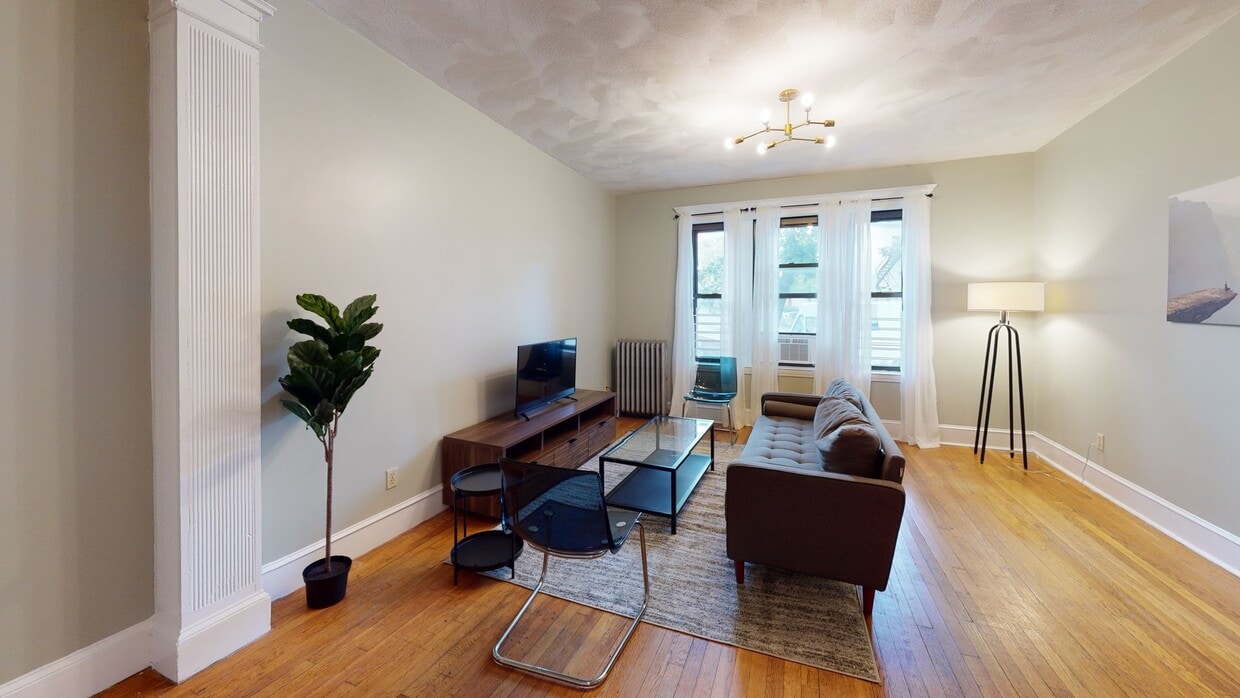 Photo - Private bedroom in 3 bed/2 bath Home