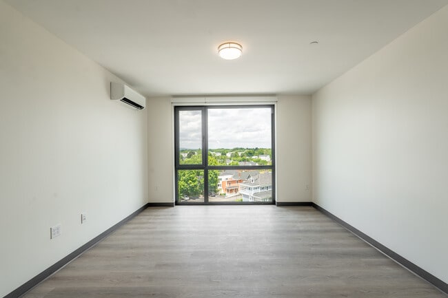 Photo - The Howard Apartments