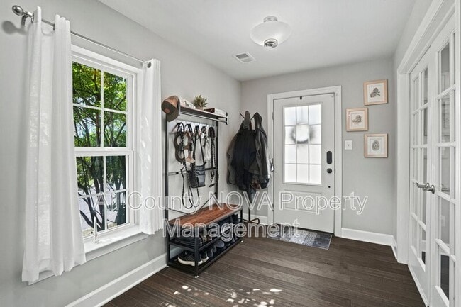 Photo - 2910 Pinebrook Rd