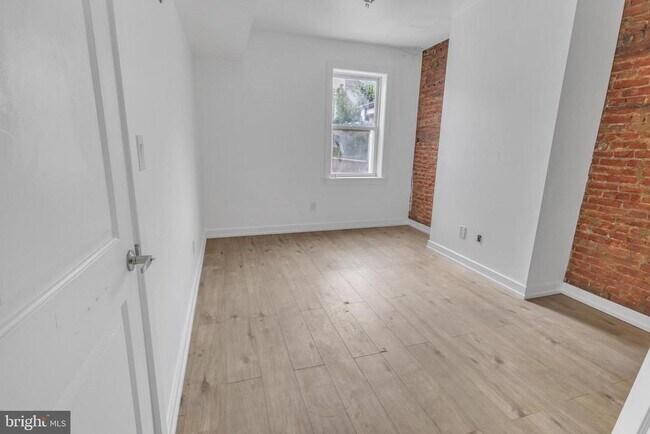 Photo - 2313 Frankford Ave Unit B