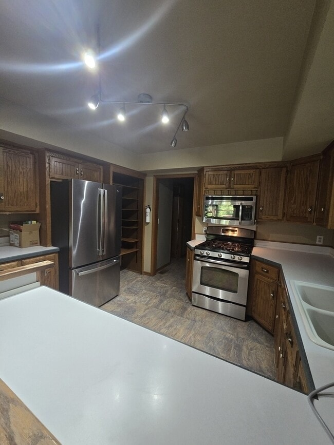 Photo - 1268 Oakhampton Rd