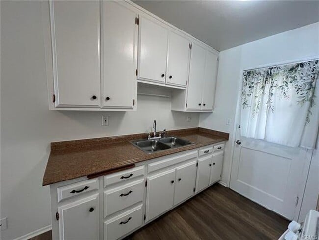 Photo - 150 E Lakeshore Dr