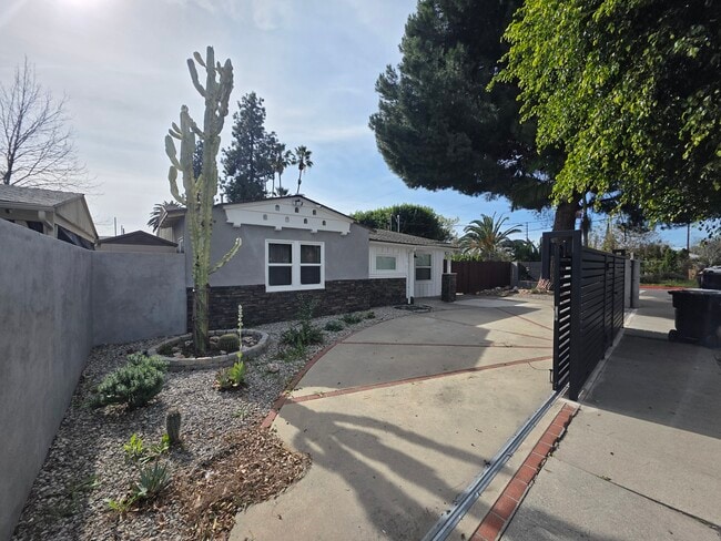 Photo - 18822 Hart St