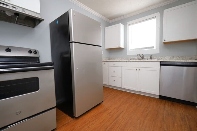 Photo - 808 Lilly St