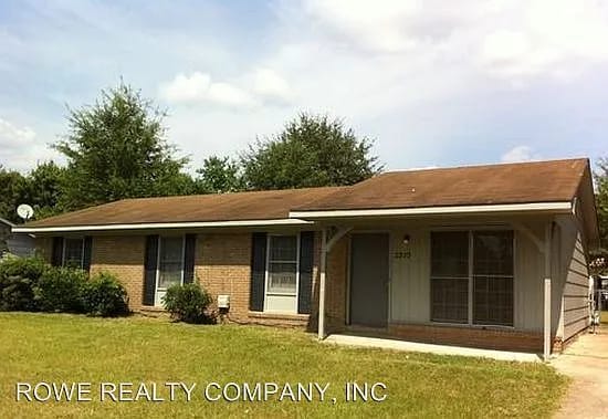 Photo - 2220 Mahan Dr House