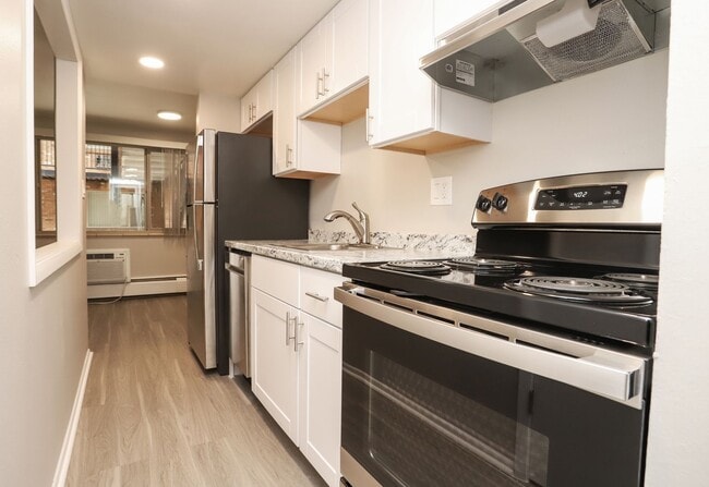 Building Photo - 809 N Dexter St Unit 107