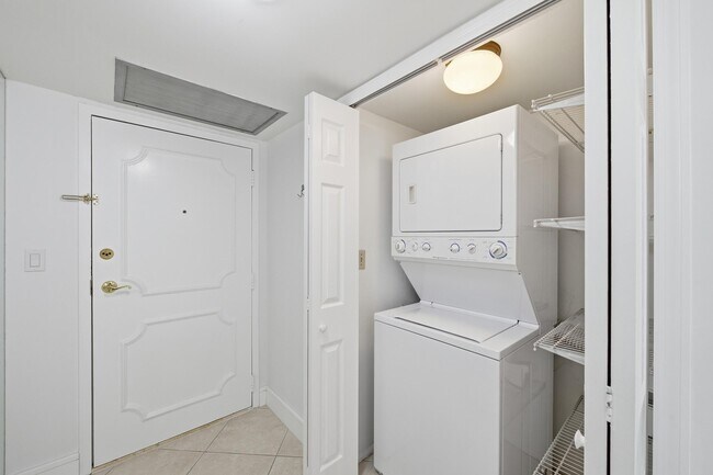 Photo - 800 SE 20th Ave Unit 901