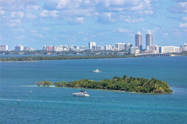 Building Photo - 1800 N Bayshore Dr Unit 901