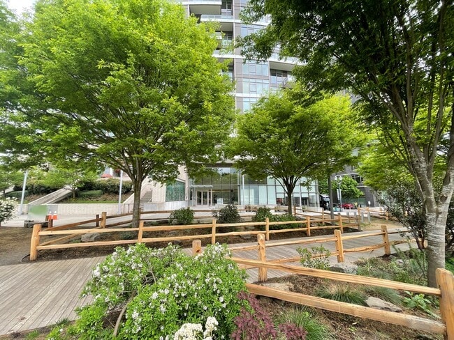 Photo - Incredible 1Bd/1Ba Fully Furnished Condo in the Pearl!!!! Corner Unit with Spectacular Views & Ga...