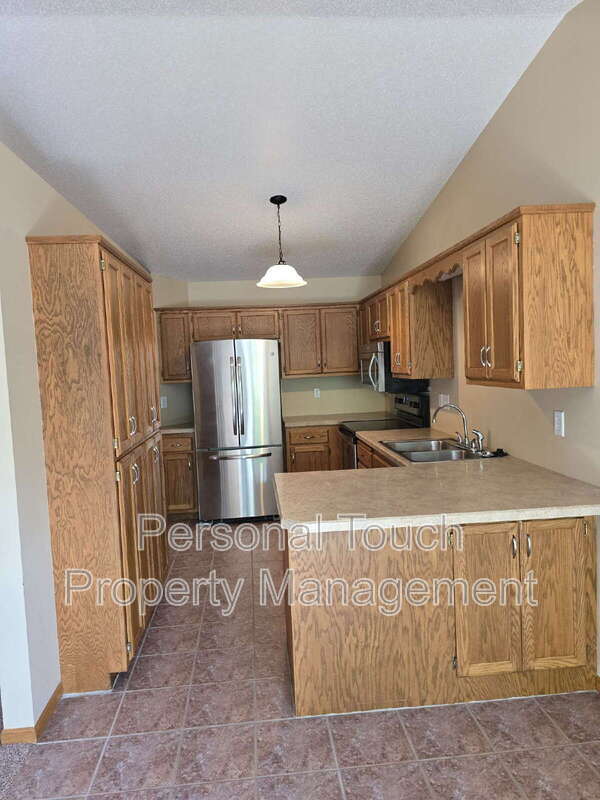 Building Photo - 3502 28th St SW Rental