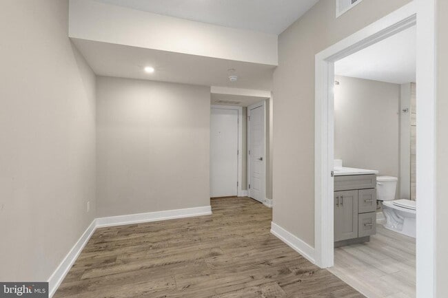 Building Photo - 2209 N Broad St Unit 503