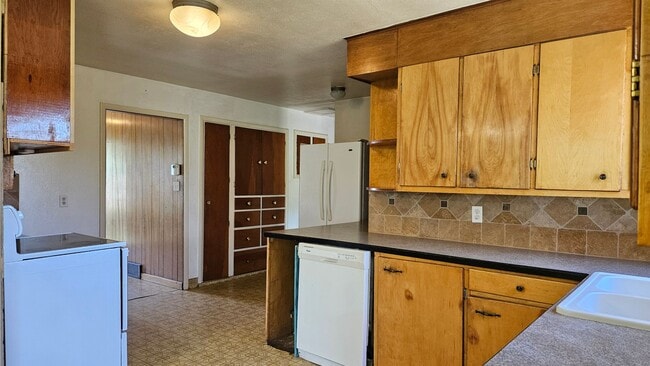 Photo - Country Living Close to Town