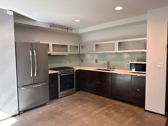 Photo - Modern Townhome in Georgetown!  Available ...