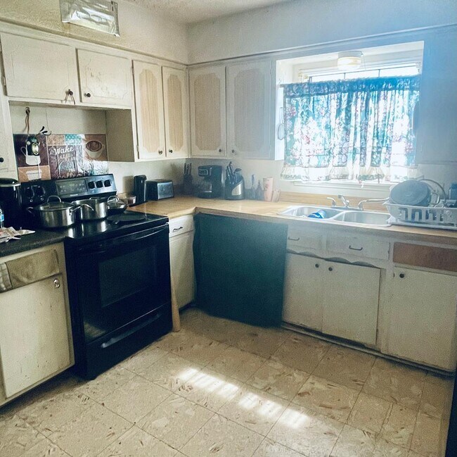 Photo - 1409 E 23rd St