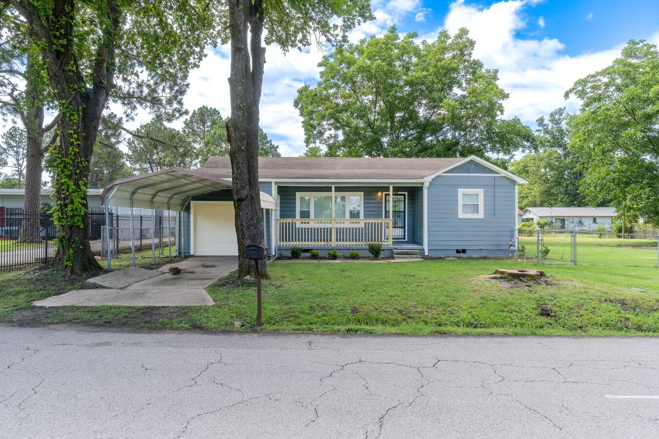 Beautiful 2 Bed / 1 Bath Home in Fort Smith - Beautiful 2 Bed / 1 Bath Home in Fort Smith