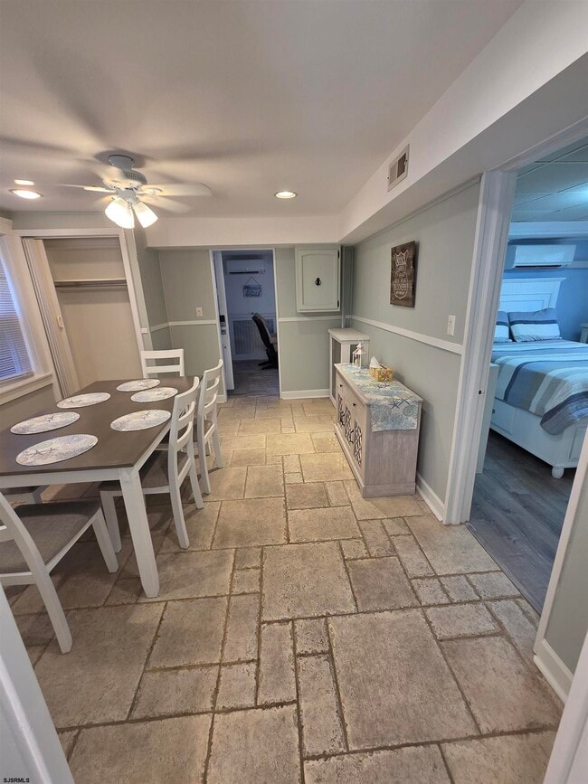 125 N Newark Ave Unit Lower