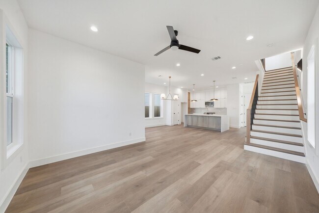 Photo - 2036 Thonig Rd