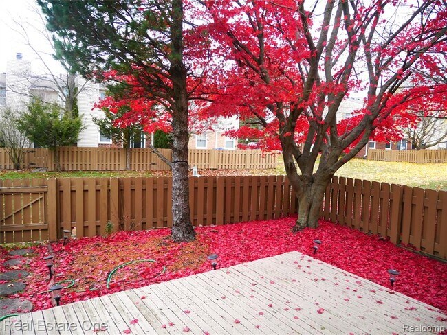 Photo - 5082 Buckingham Pl Dr