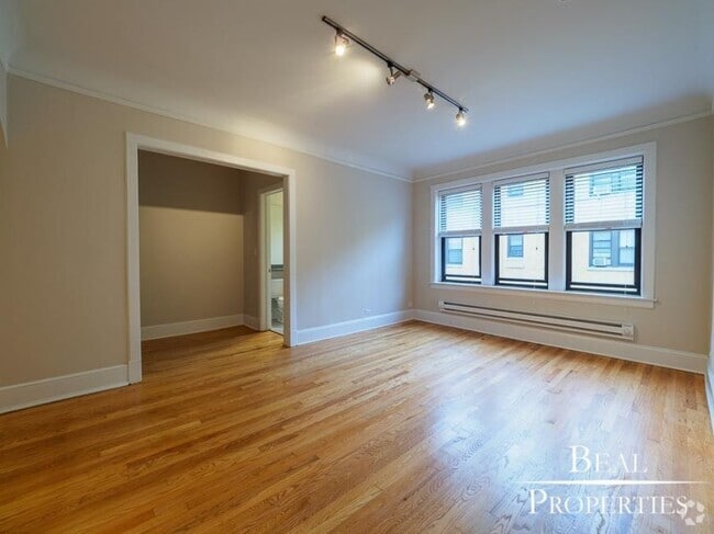 Building Photo - 0 bedroom in CHICAGO IL 60647 Unit B2 Rental