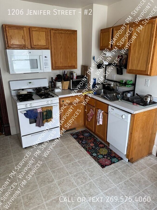 Photo - 1206 Jenifer St Unidad #2