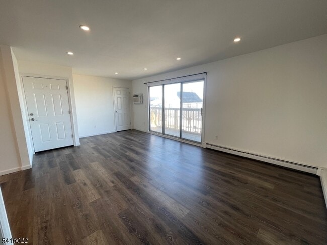 Photo - 404 S 5th St