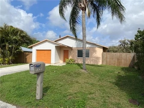 Photo - 904 16th St E