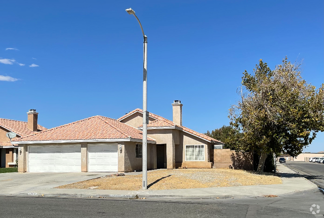 Building Photo - 1757 Lightcap St Rental