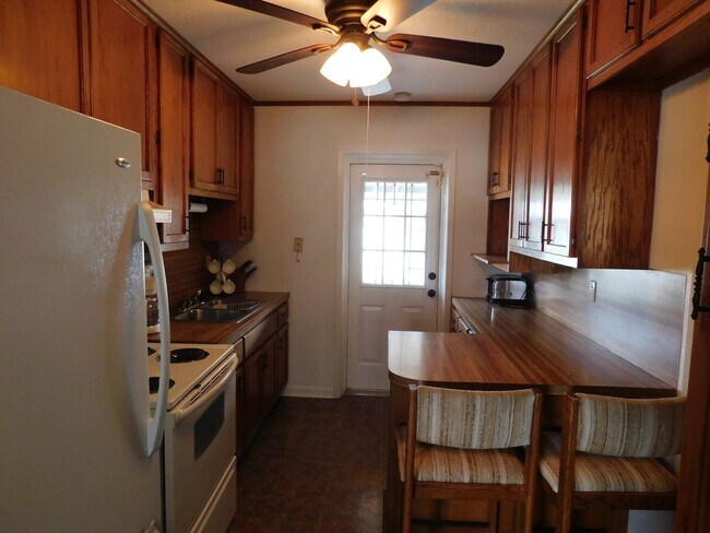 Photo - 610 W. 7th- 3bed 1 bath for rent