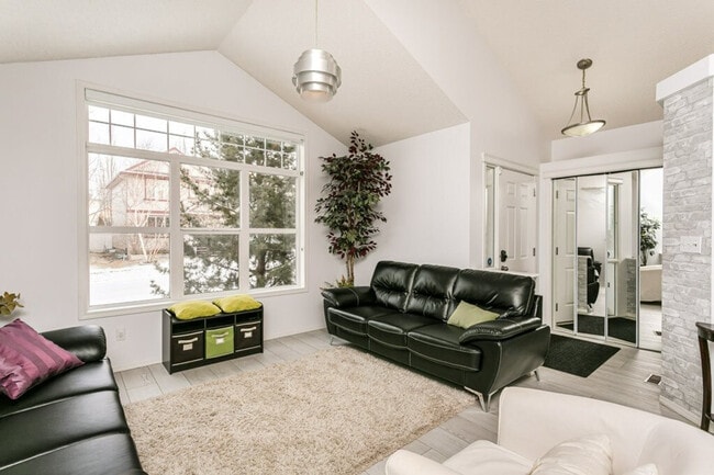 Photo - 3029 Trelle Crescent NW Unit SI FL4-ID1564653P