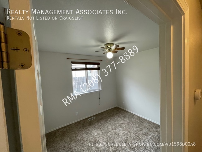 Photo - 623 E Woodbury Dr
