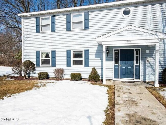 Photo - 161 Cedarview Ln