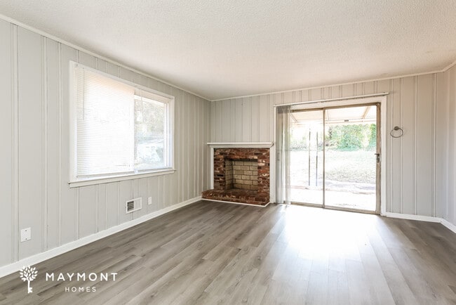 Photo - 311 E Dorchester Blvd