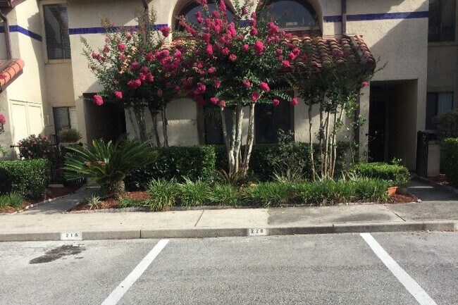Dedicated Parking - 3809 La Vista Cir Unit 220