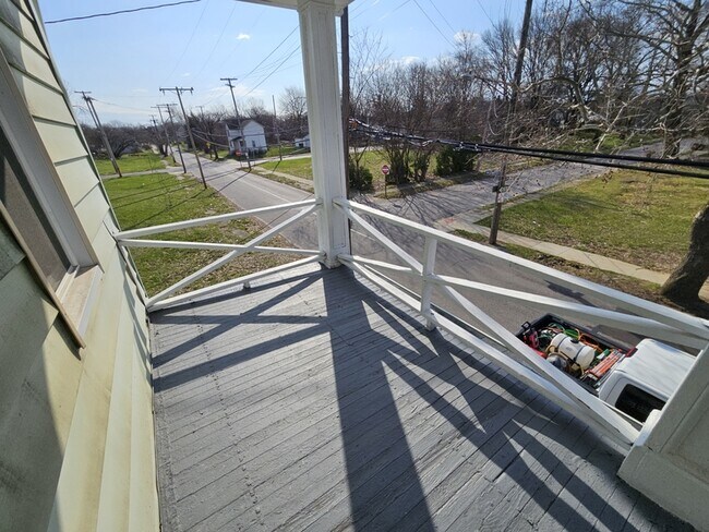 Photo - 8023 Kosciuszko Ave