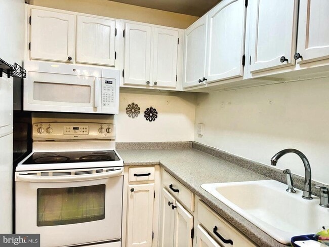 Photo - 18237 Swiss Cir Unit 1-31